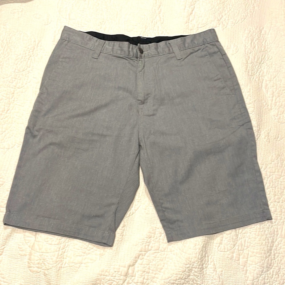 Light grey mens shorts